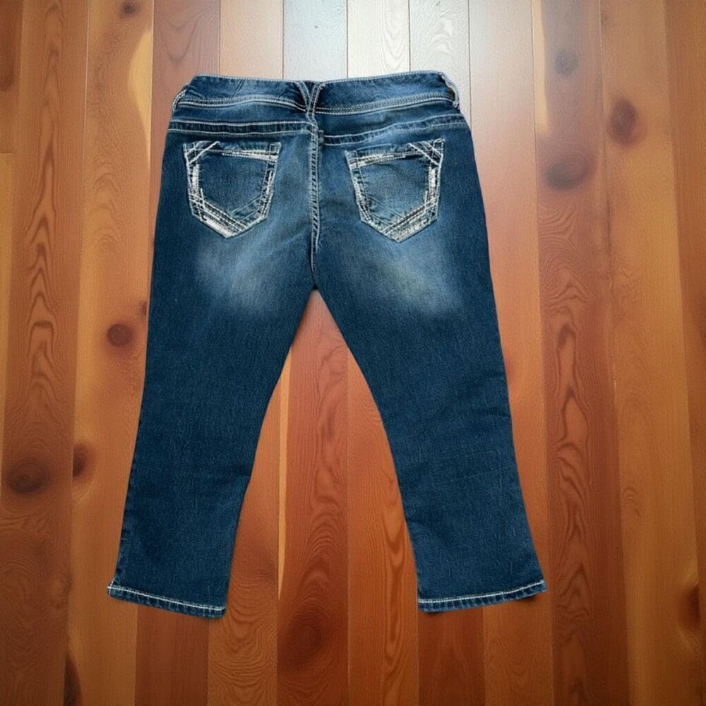Maurices Dark Wash Capri Low Rise Capri Jeans Size Medium Waist 30 #138
